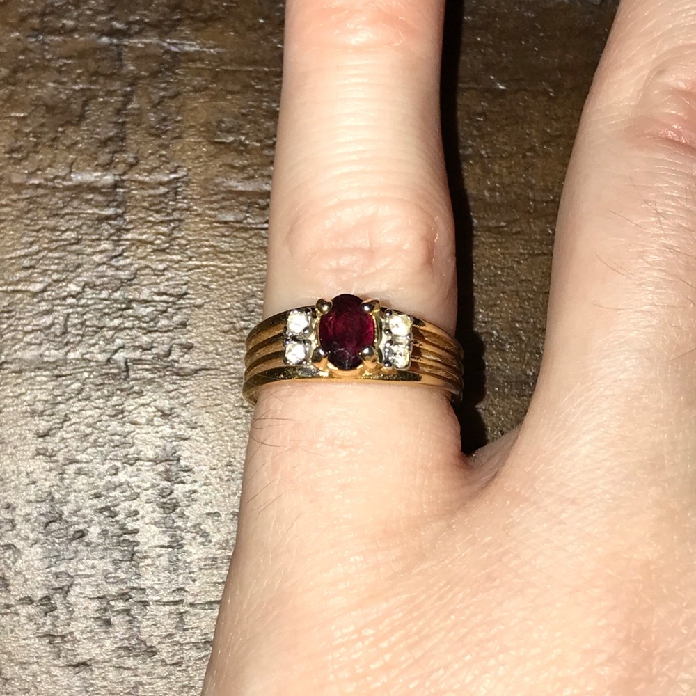 Ring With Side Diamonds And Ruby Stone In Middle - image 5